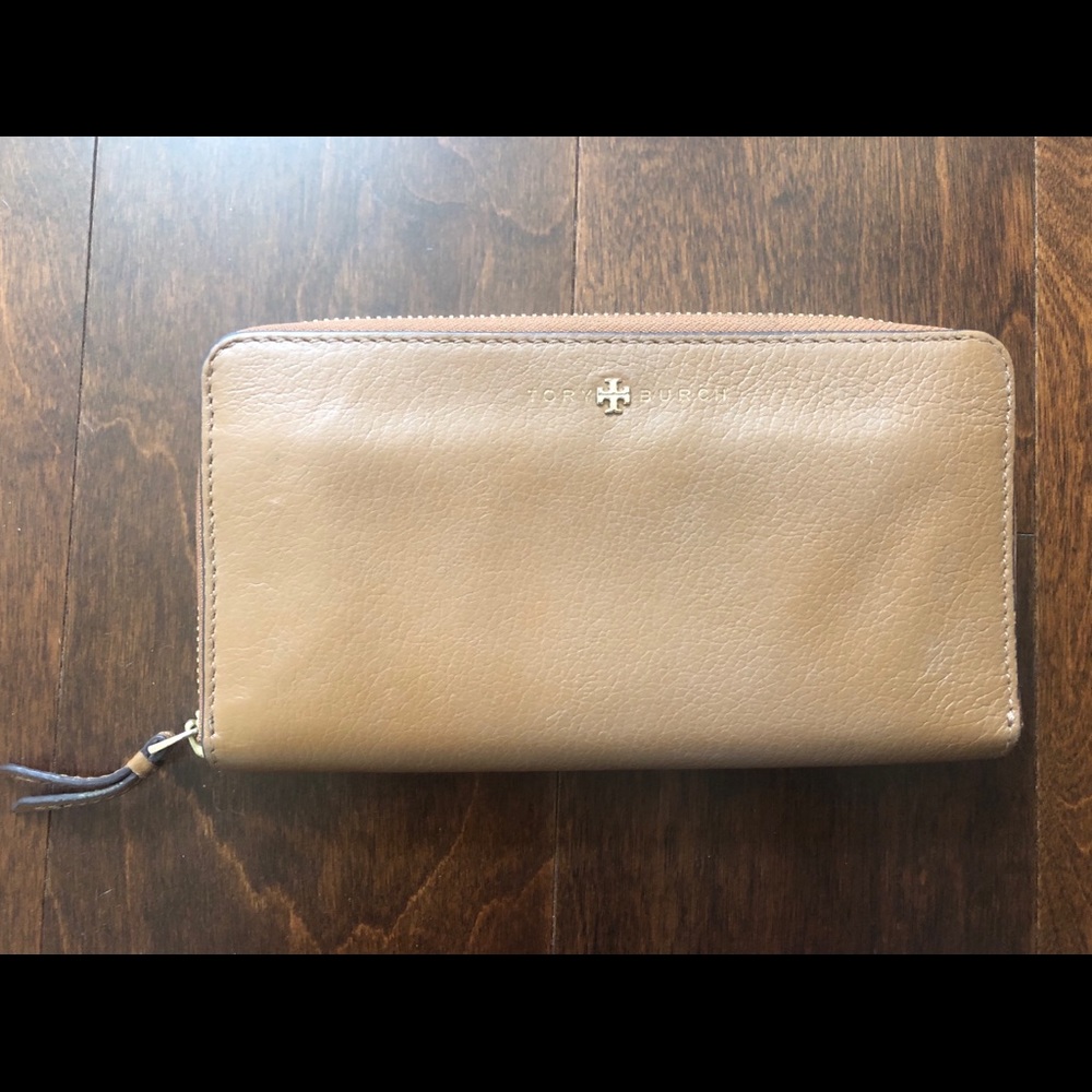 Tory Burch wallet